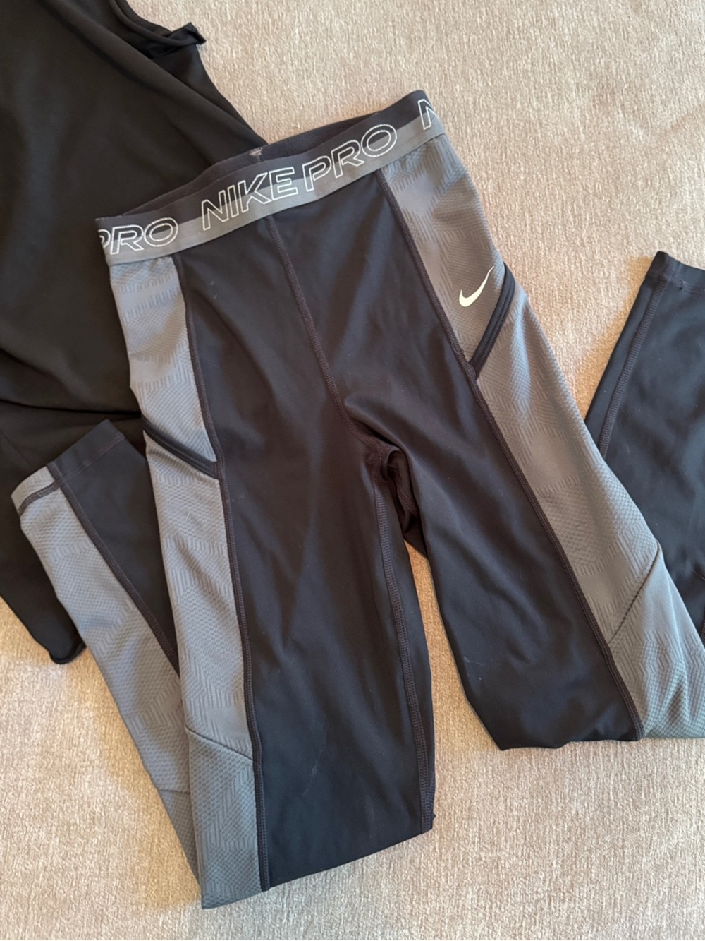 Nike Pro Black & Gray Performance Leggings with 2 side (phone pockets).